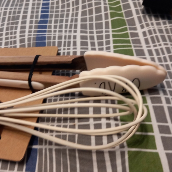 🆕️Rae Dunn Mini Whisk and Tongs set NWT - Picture 3 of 5